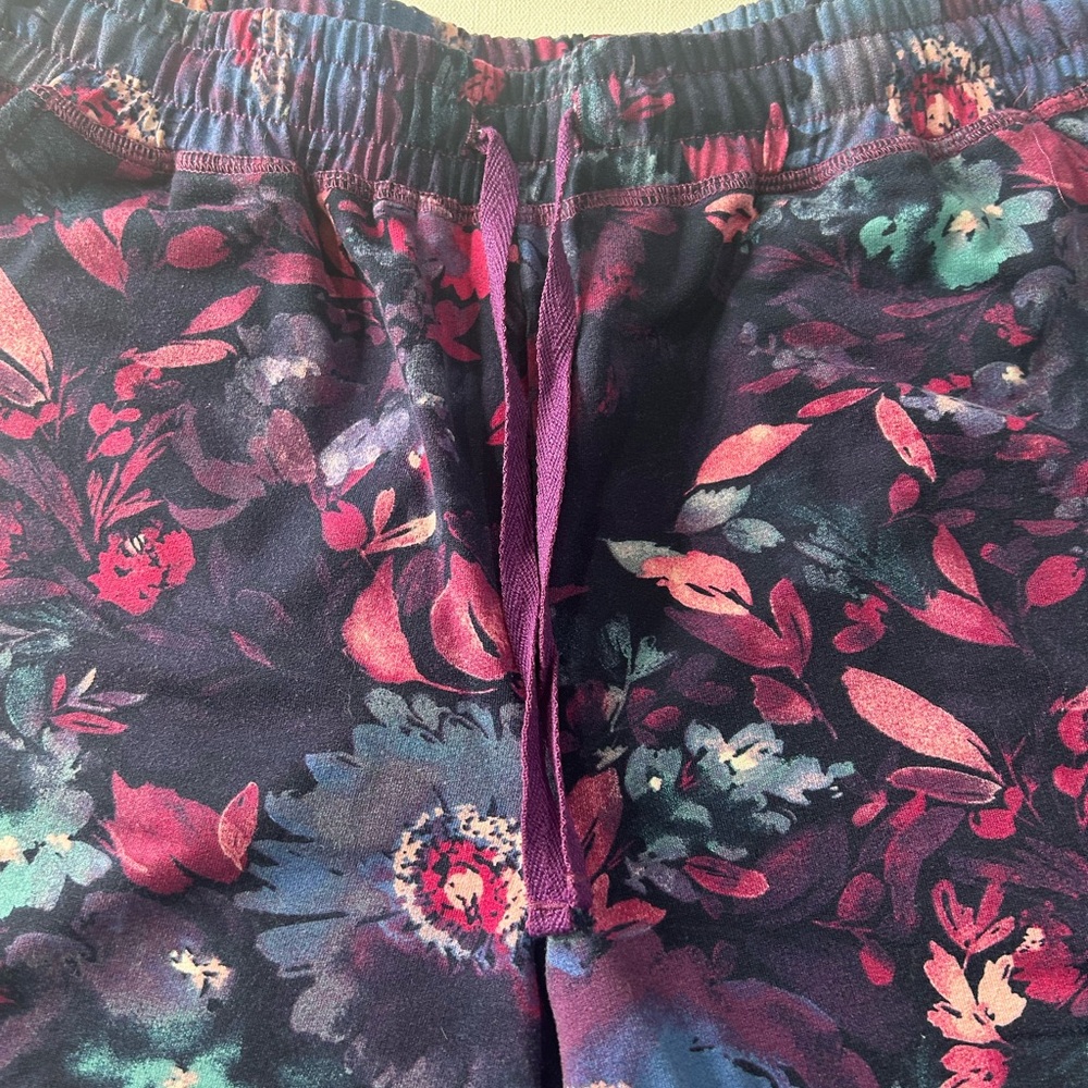 LuLaRoe Medium Floral Patterned Women's Shorts - Picture 2 of 6